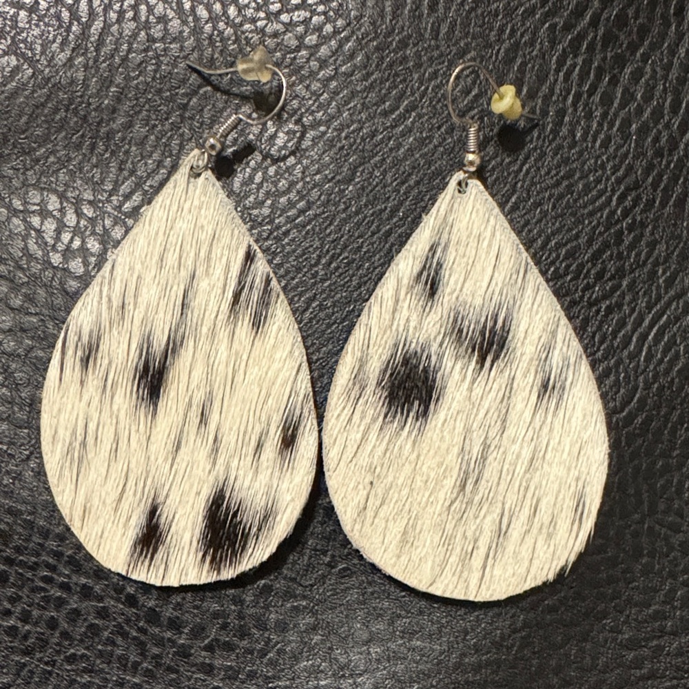 Elegant Black and White Teardrop Earrings